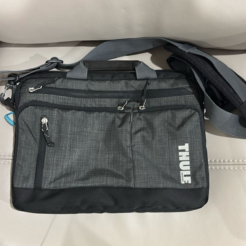 THULE Sweden Strävan TSDA-113 for 13 inch Laptop Notebook Bag - Black & Gray